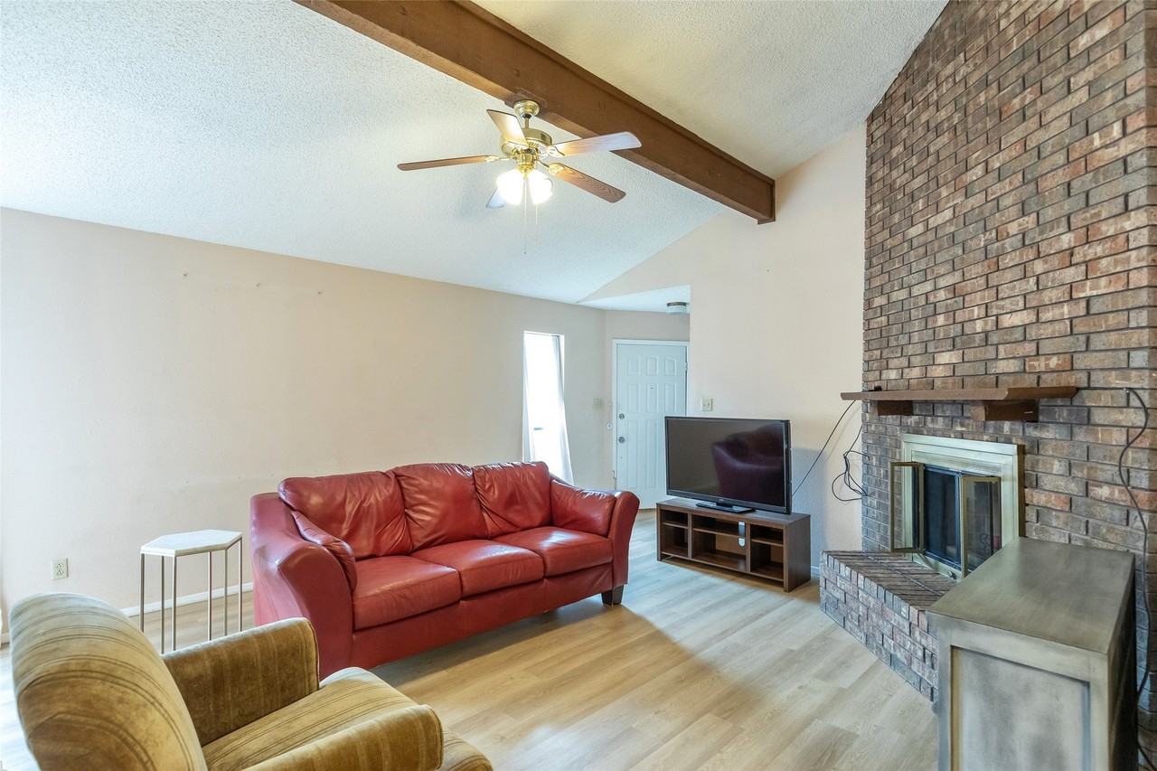 4074 Russell Ave - Photo 3 of 34