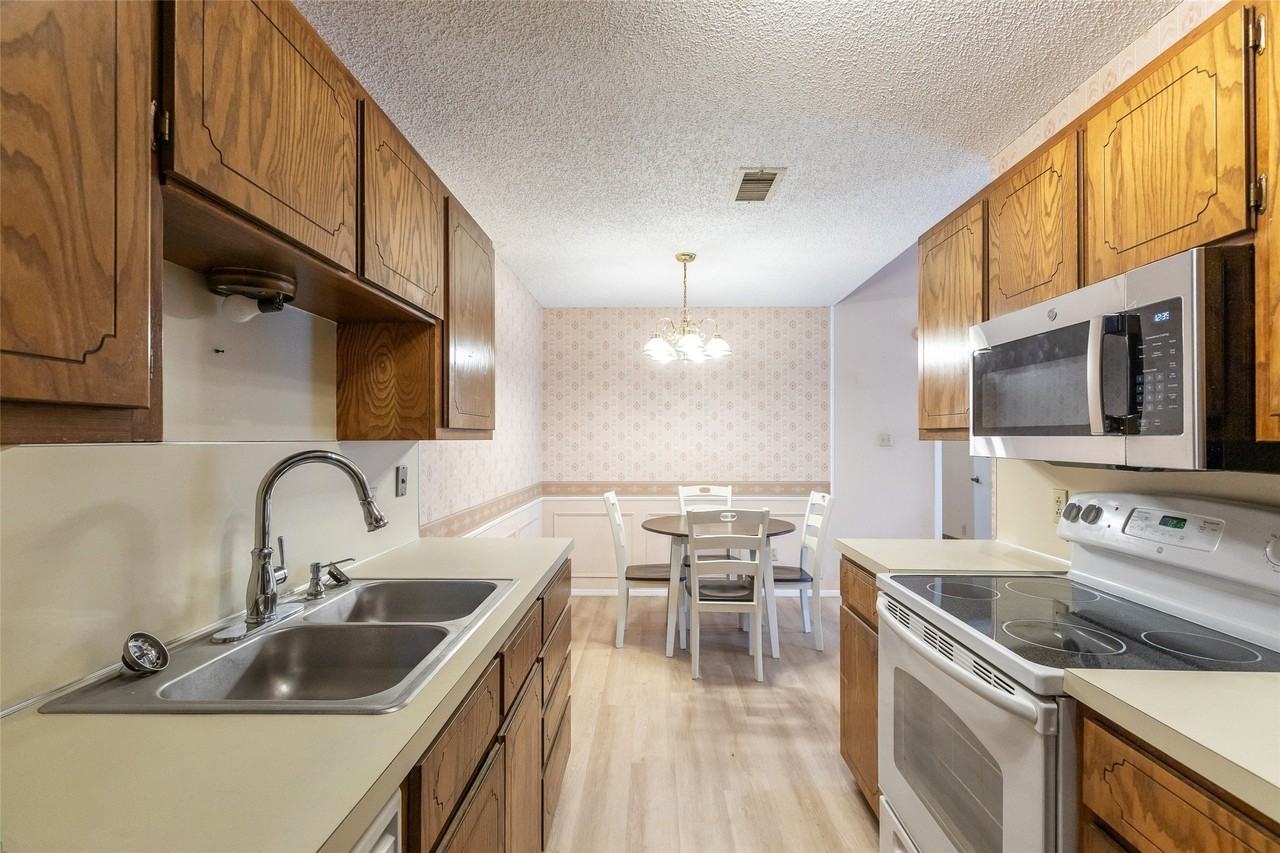 4074 Russell Ave - Photo 5 of 34