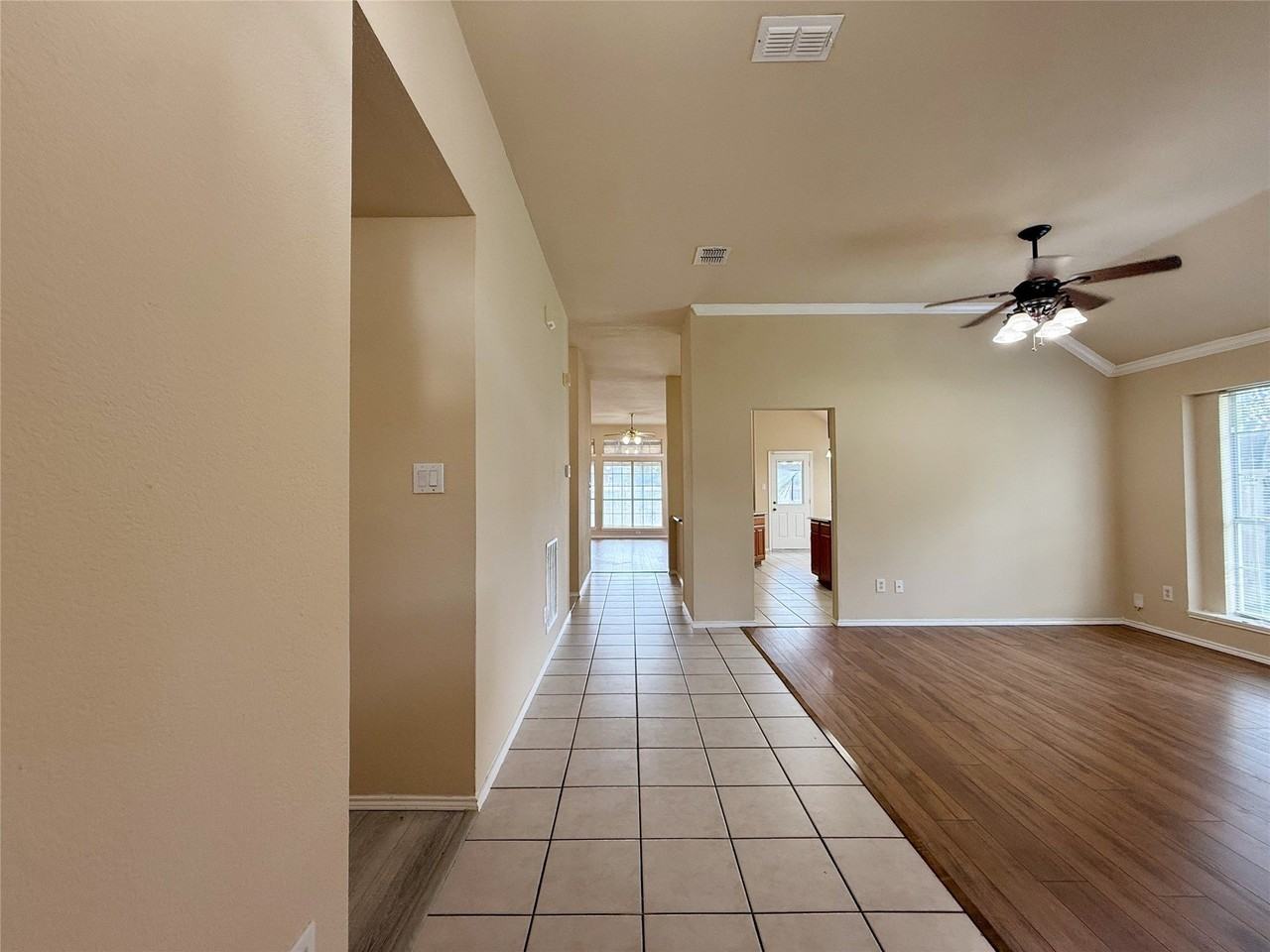 6000 Arlington Dr - Photo 4 of 40