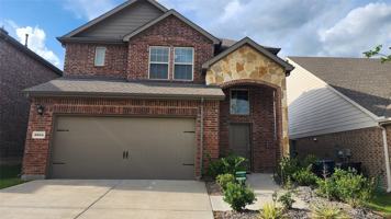 featured image of 3904 Oak Creek Cir