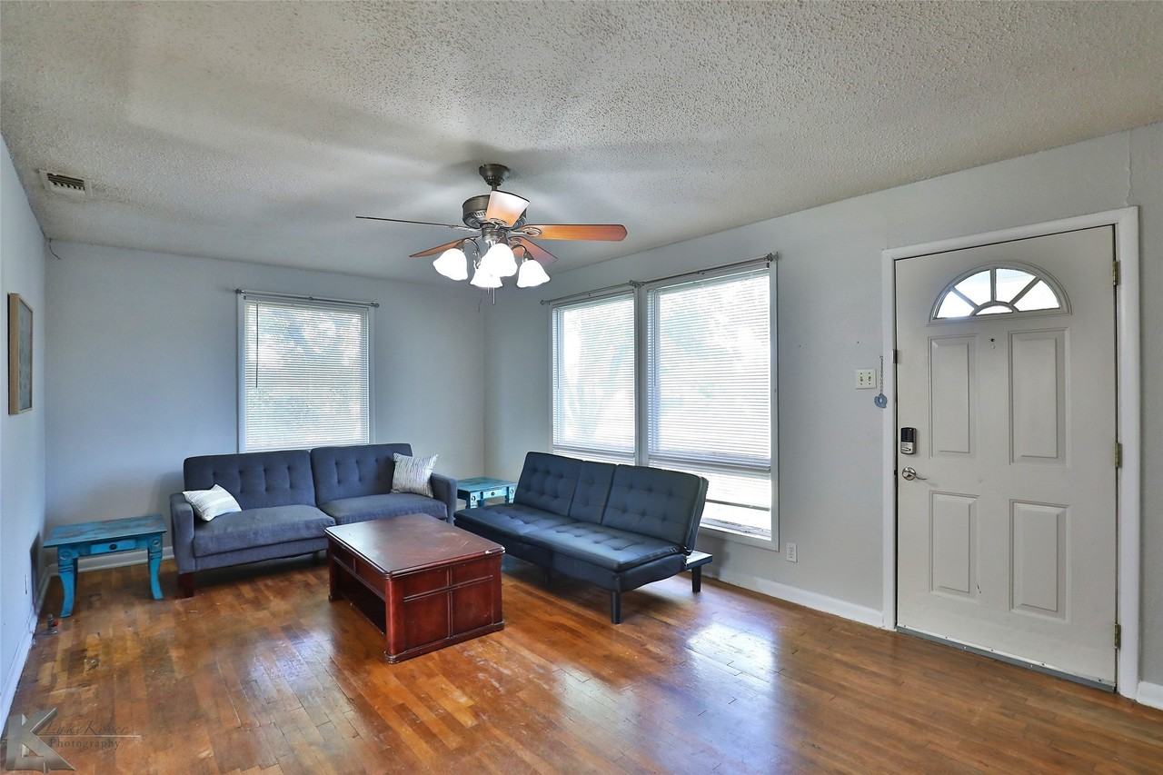 2109 Collins Ave - Photo 2 of 30