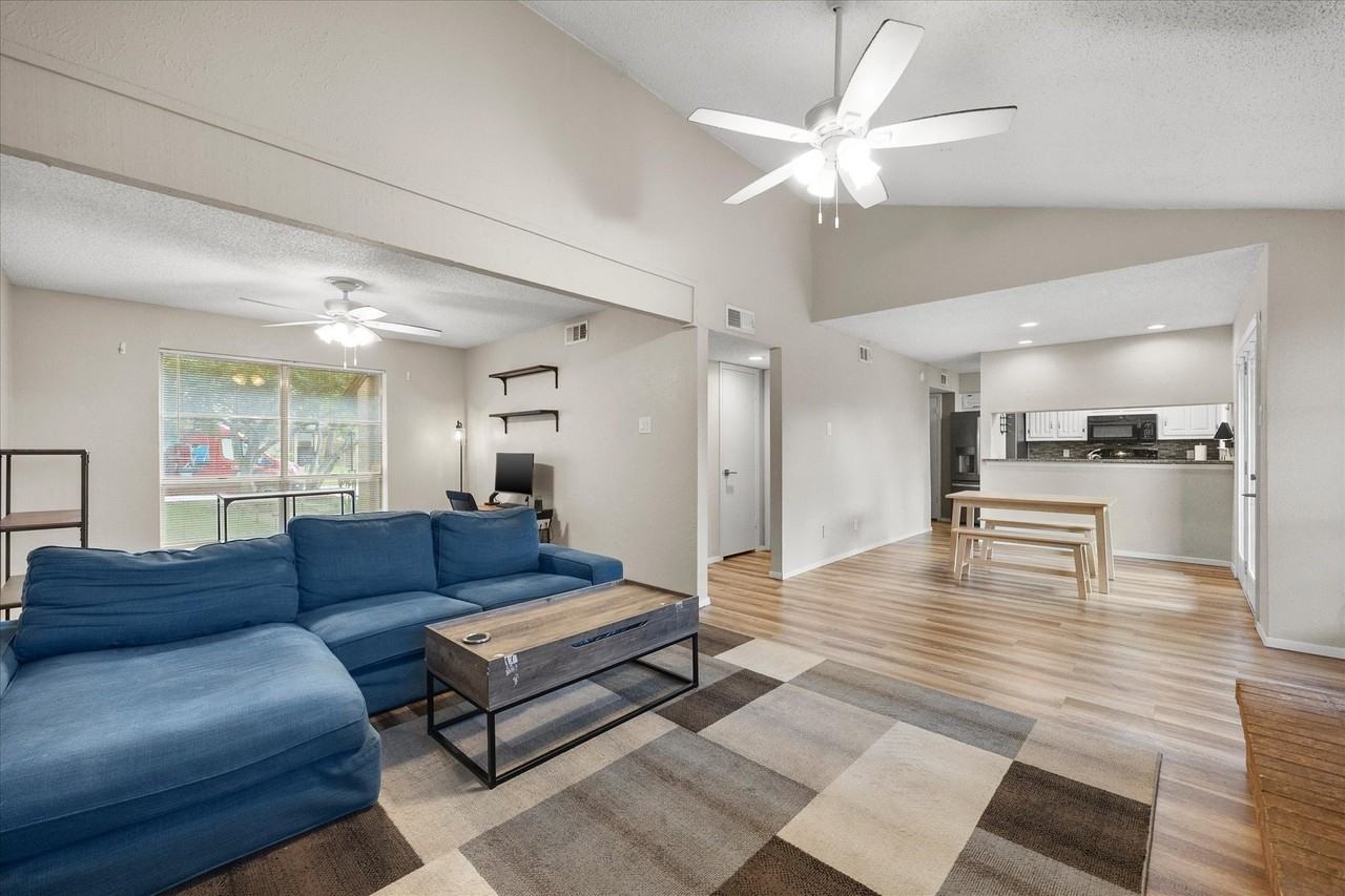 1818 Highbrook Ct - Photo 6 of 21