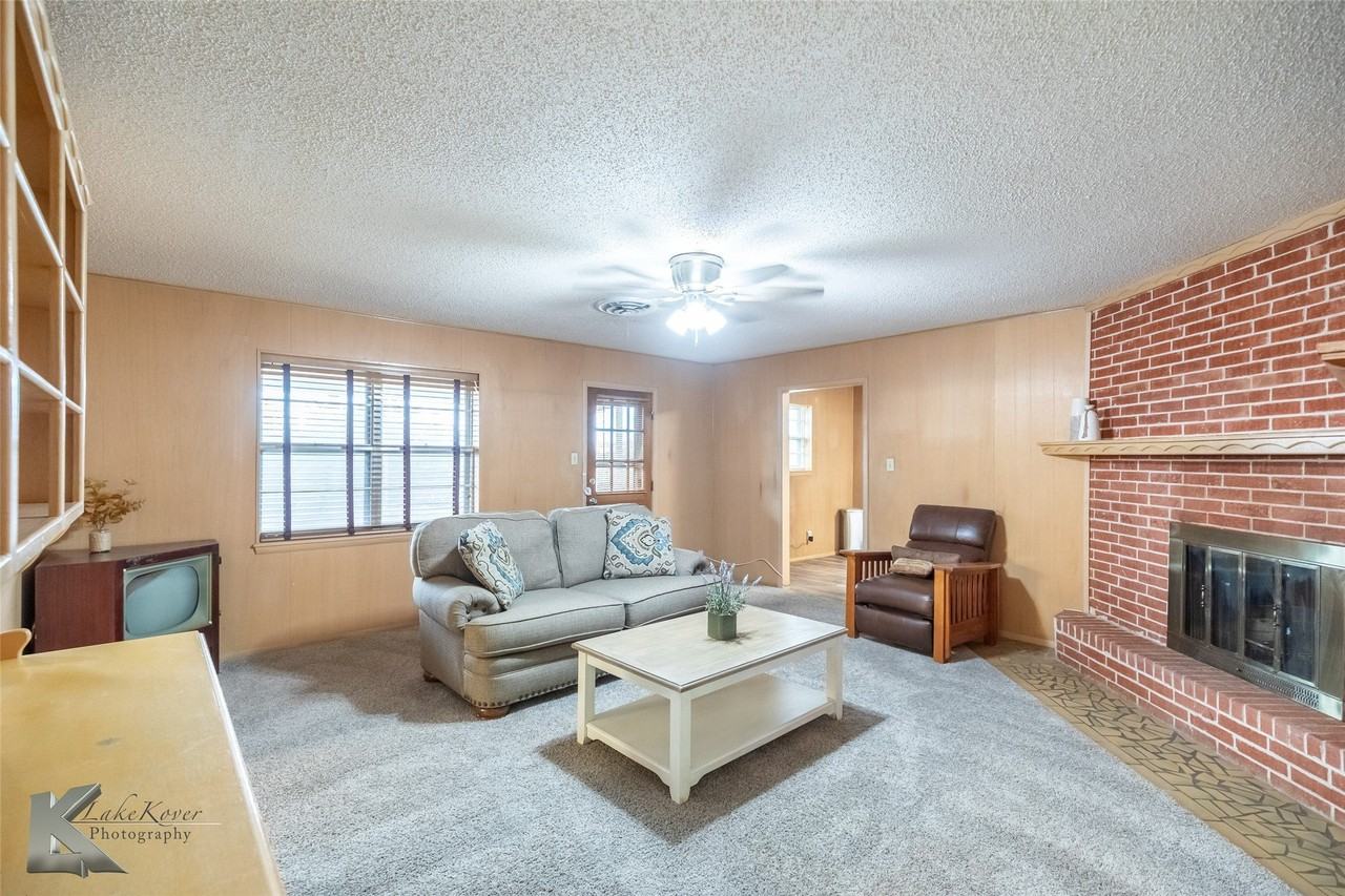 1926 Richland Dr - Photo 2 of 38