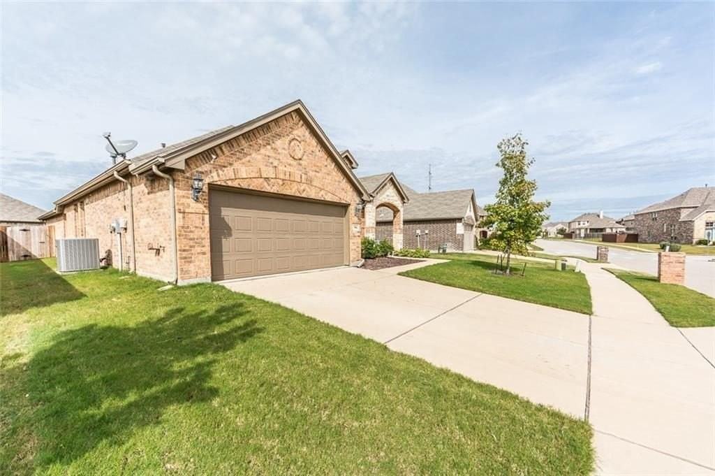 508 Cypress Hill Dr - Photo 3 of 39