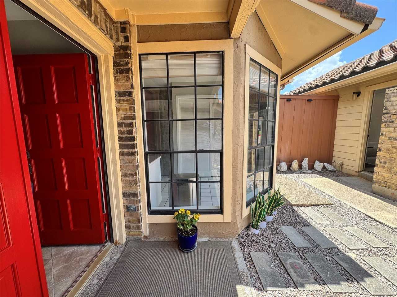 4254 Cuesta Dr - Photo 2 of 31
