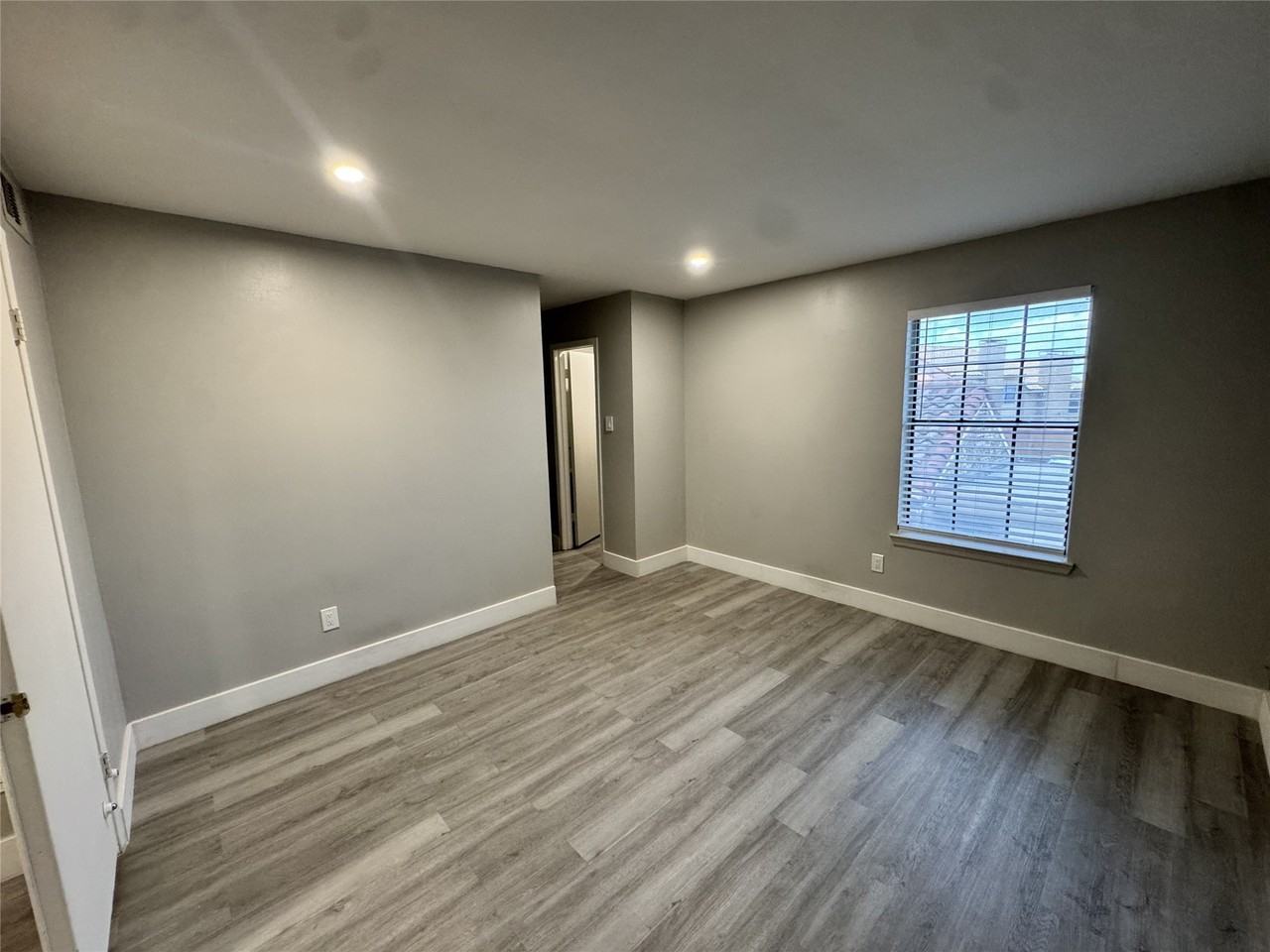 4254 Cuesta Dr - Photo 7 of 31