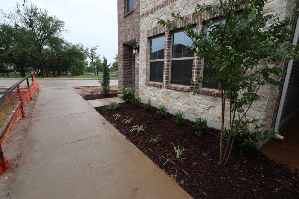 833 Tennessee Dr - Photo 2 of 40