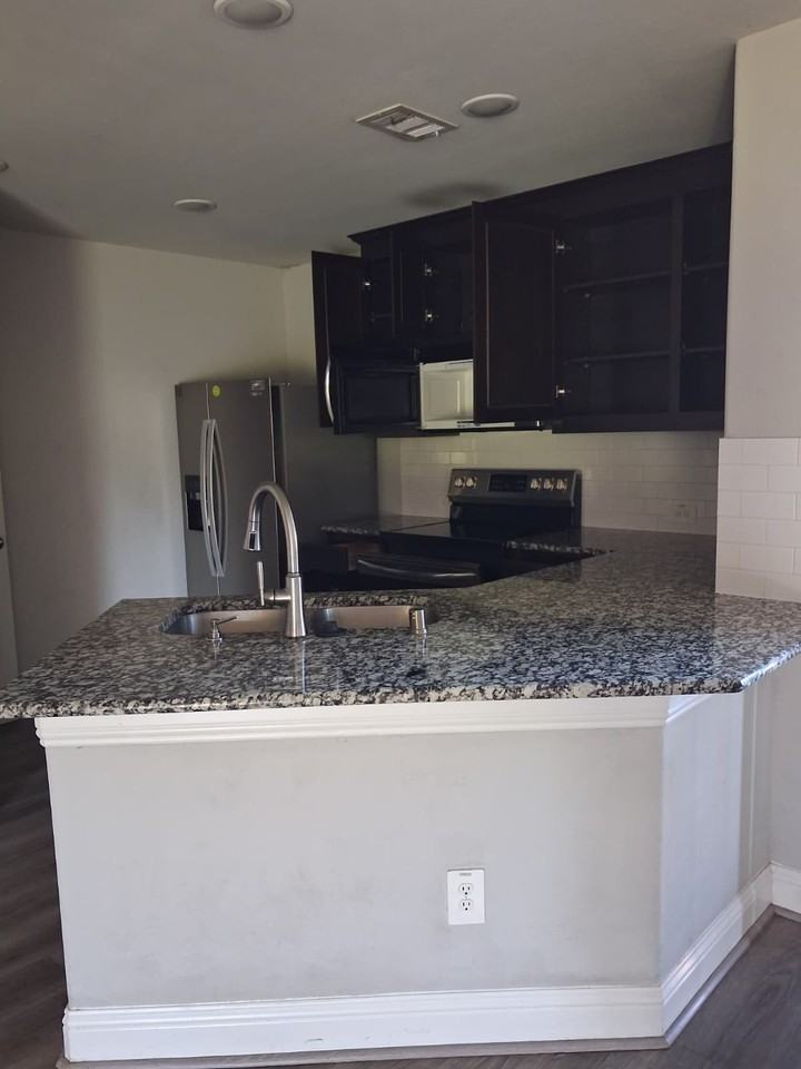 6816 Topaz Dr - Photo 4 of 18