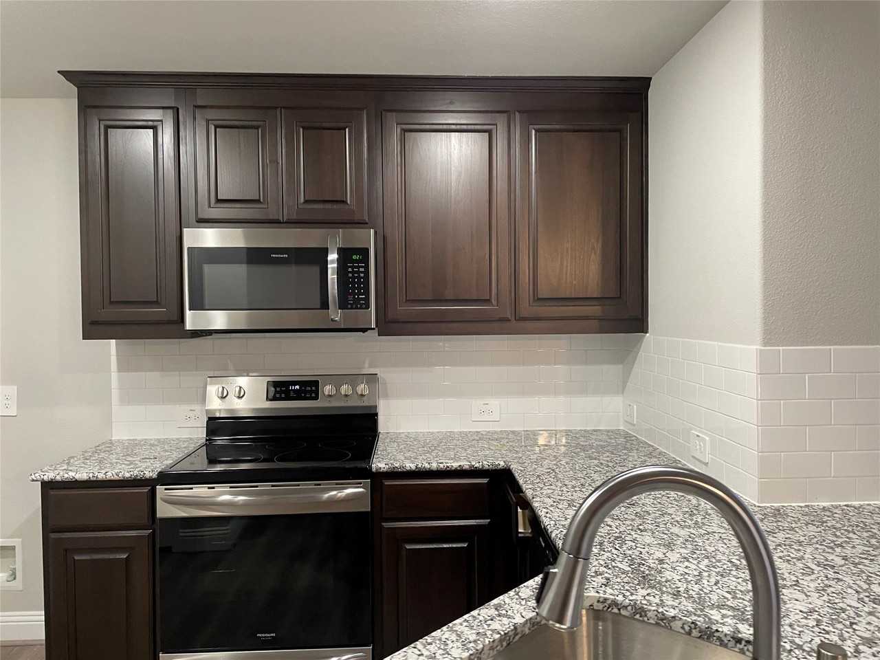 6816 Topaz Dr - Photo 5 of 18