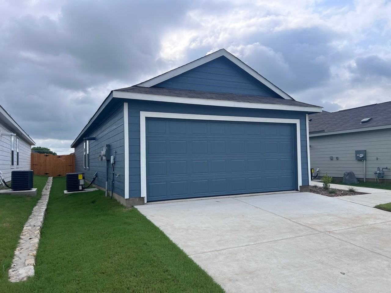3915 Ontario Way - Photo 3 of 17
