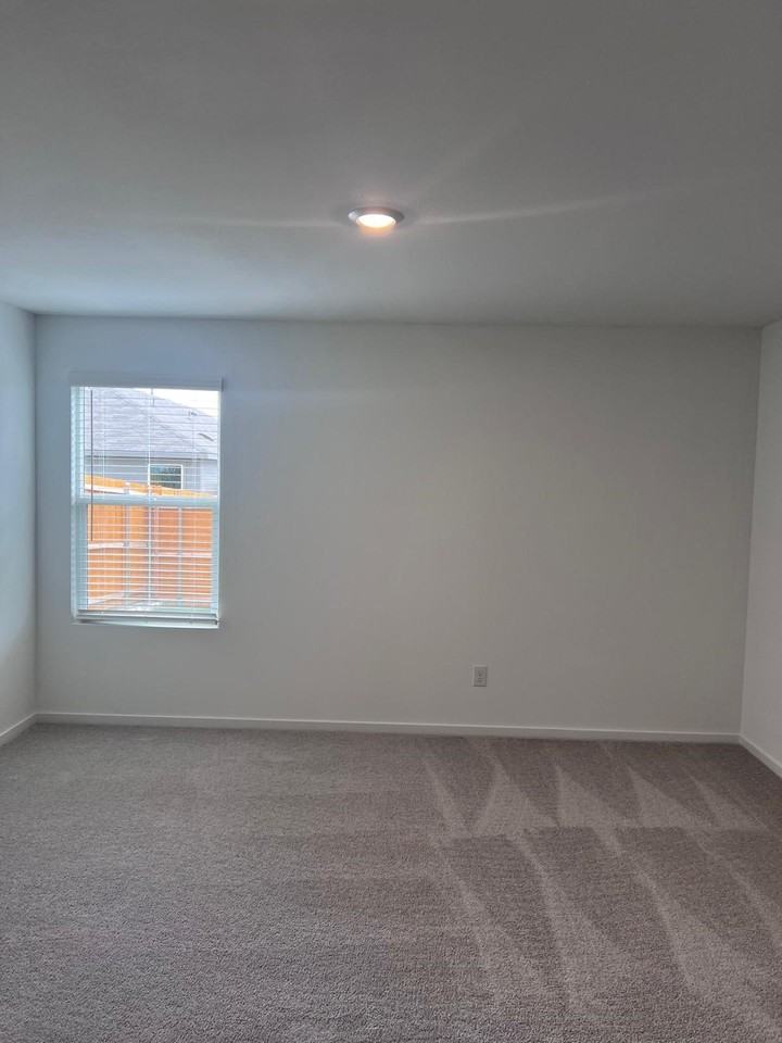 3915 Ontario Way - Photo 6 of 17