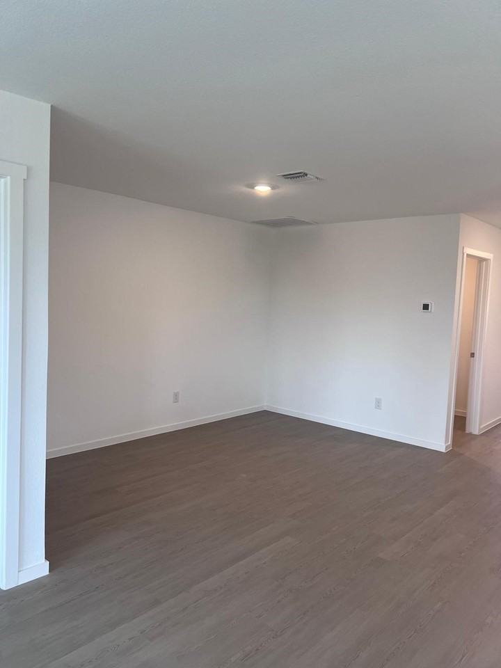 405 Mcnelly Ln - Photo 5 of 21