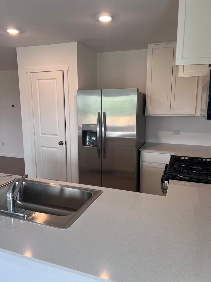 405 Mcnelly Ln - Photo 7 of 21