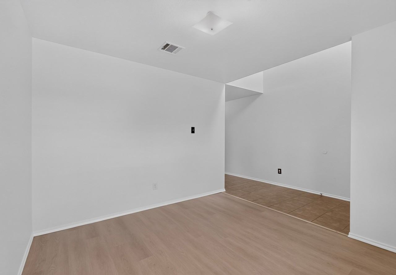 2123 Meadow View Dr - Photo 5 of 40