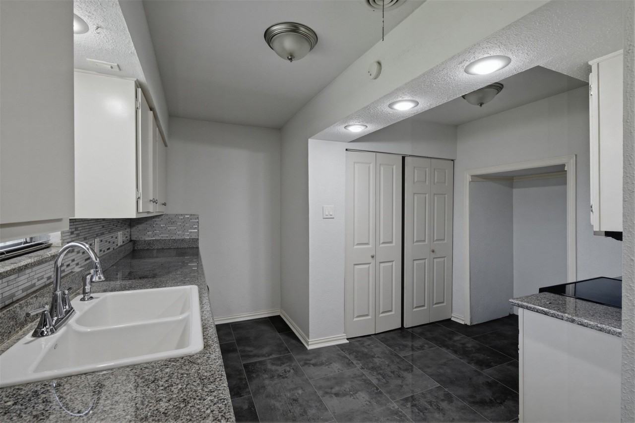 3500 Statler Dr - Photo 4 of 25
