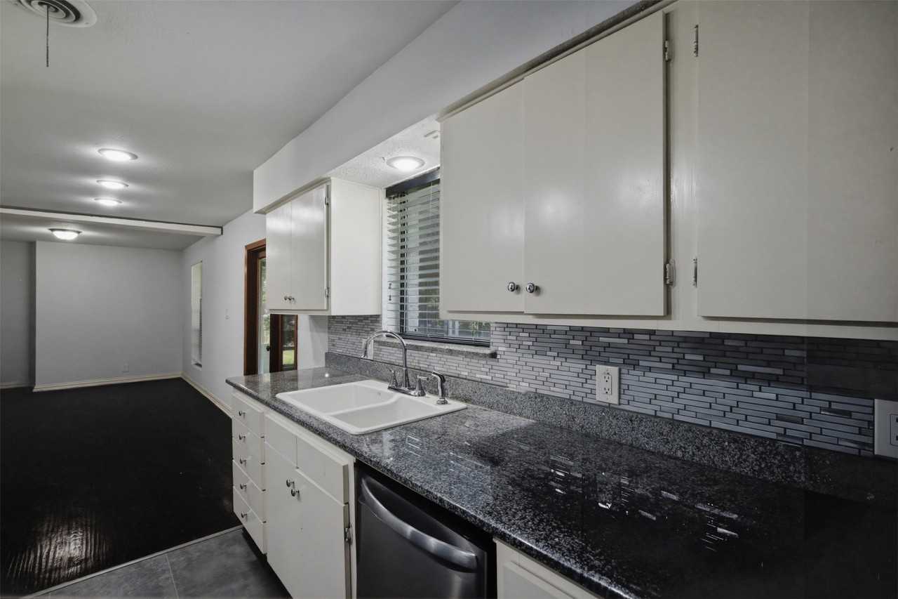 3500 Statler Dr - Photo 6 of 25