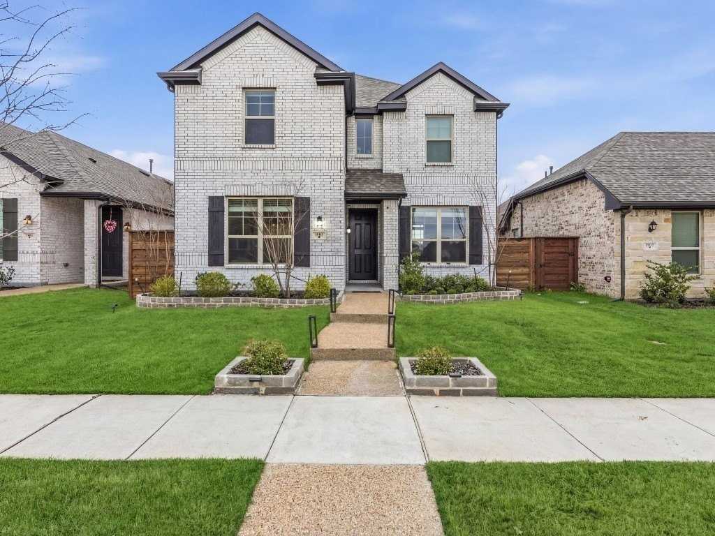 1908 Twisted Tree Ln