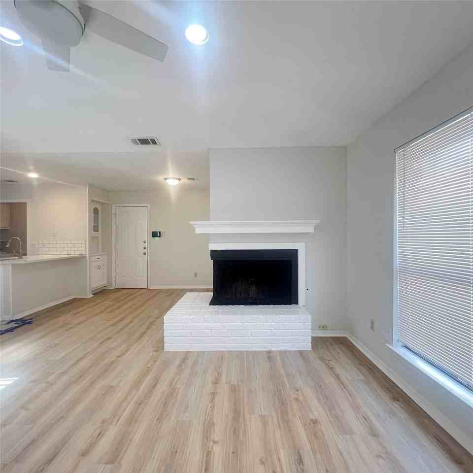 3037 Airhaven St - Photo 2 of 15