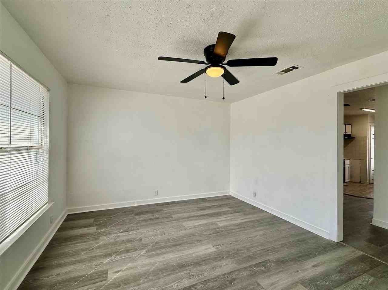 1509 Se 18th St - Photo 4 of 26