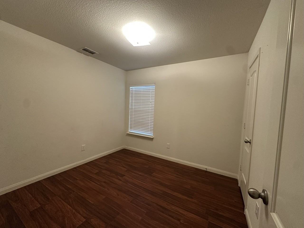 1818 Clegg St - Photo 6 of 34