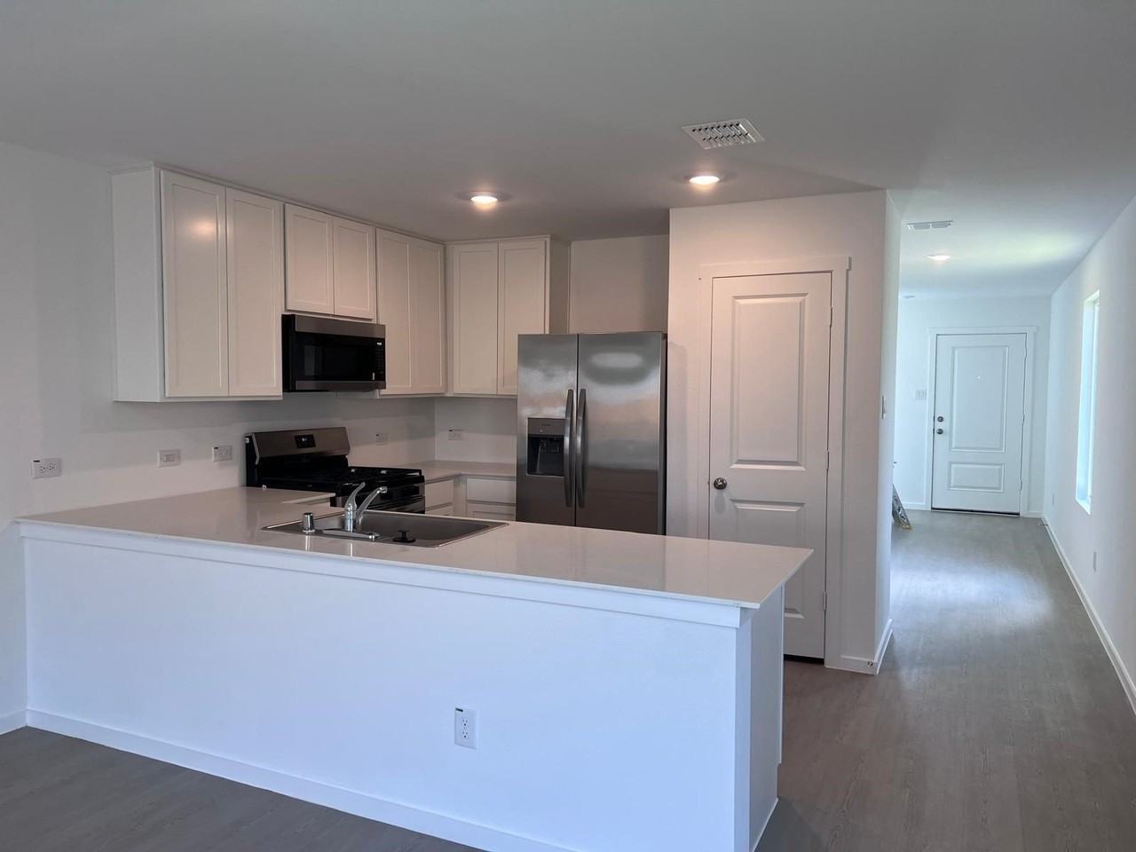 3922 Ontario Way - Photo 4 of 19