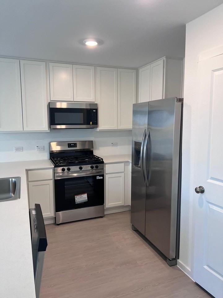 3922 Ontario Way - Photo 5 of 19