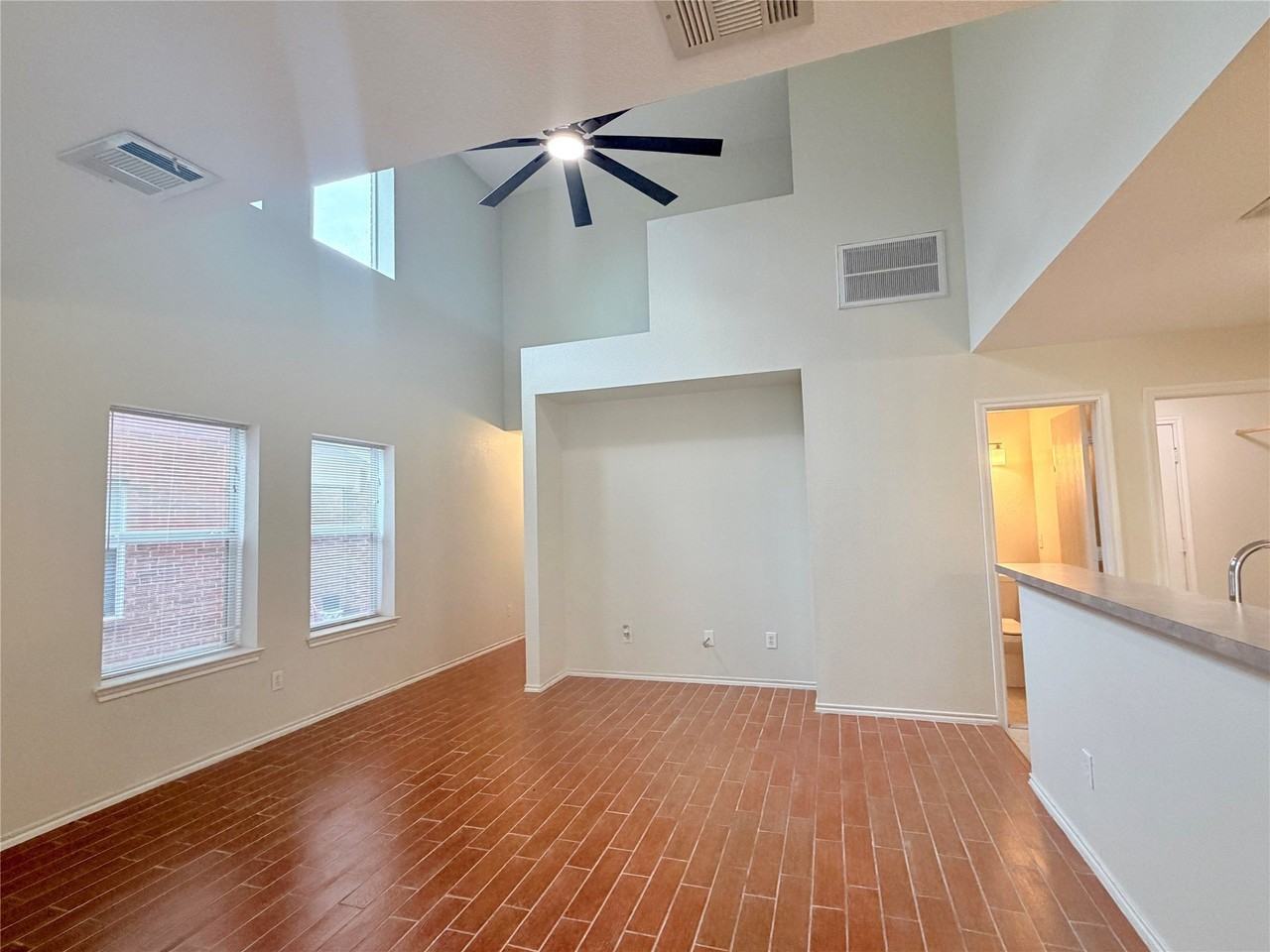 612 Fleming St - Photo 2 of 23
