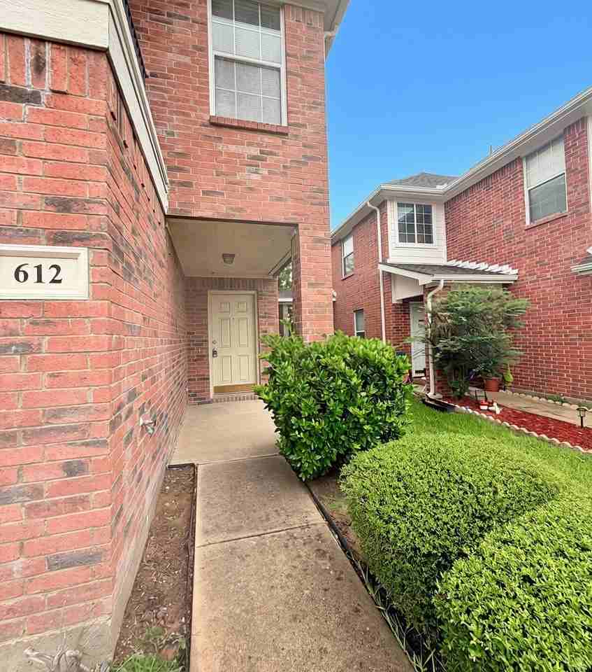 612 Fleming St - Photo 6 of 23