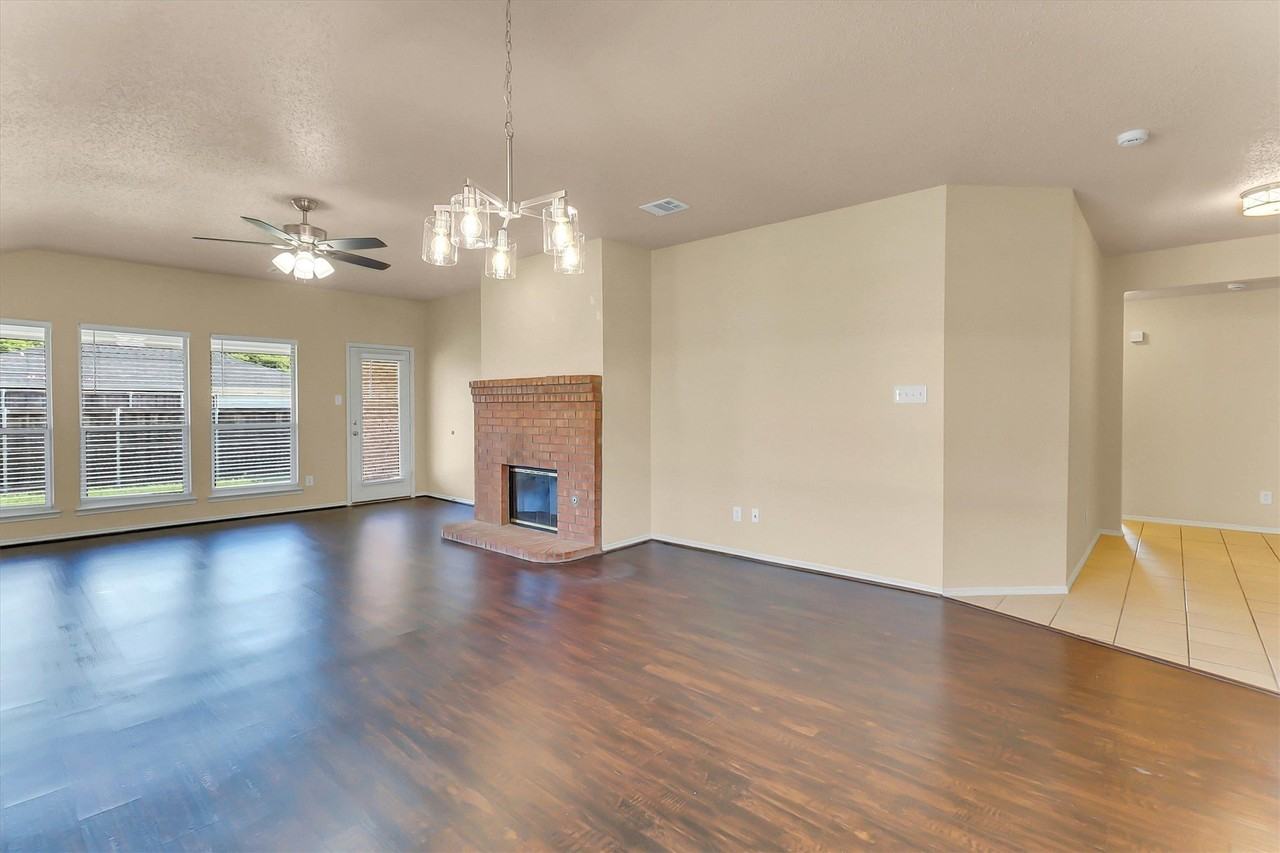 4154 Parterre Dr - Photo 3 of 40