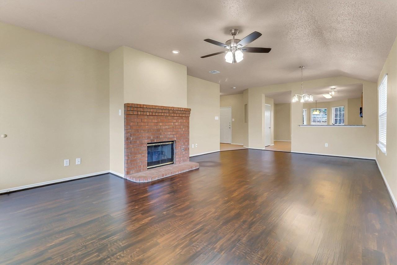 4154 Parterre Dr - Photo 4 of 40