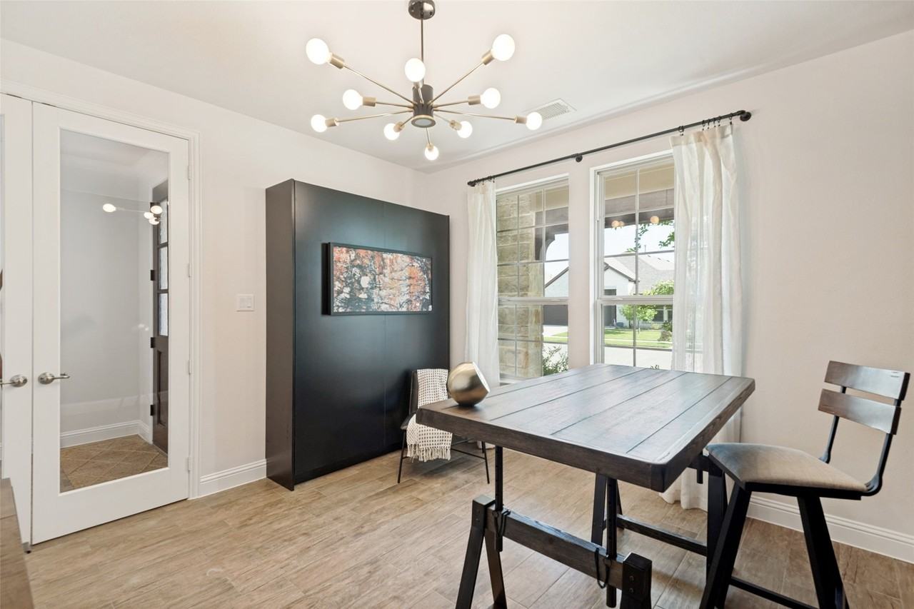 834 Mildren Ln - Photo 4 of 18