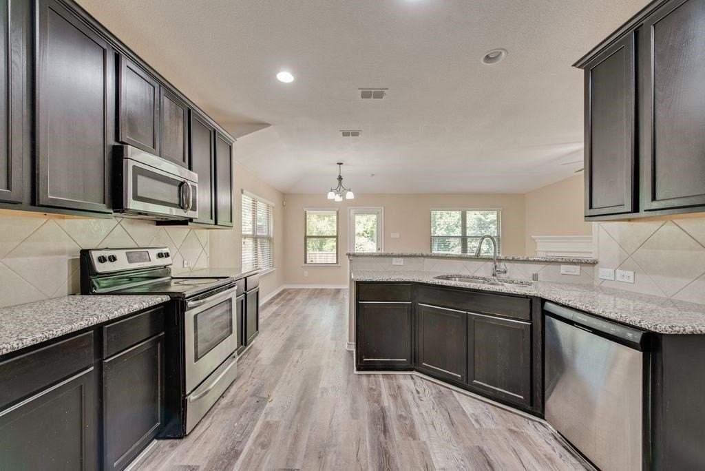 1900 Abby Creek Dr - Photo 3 of 21