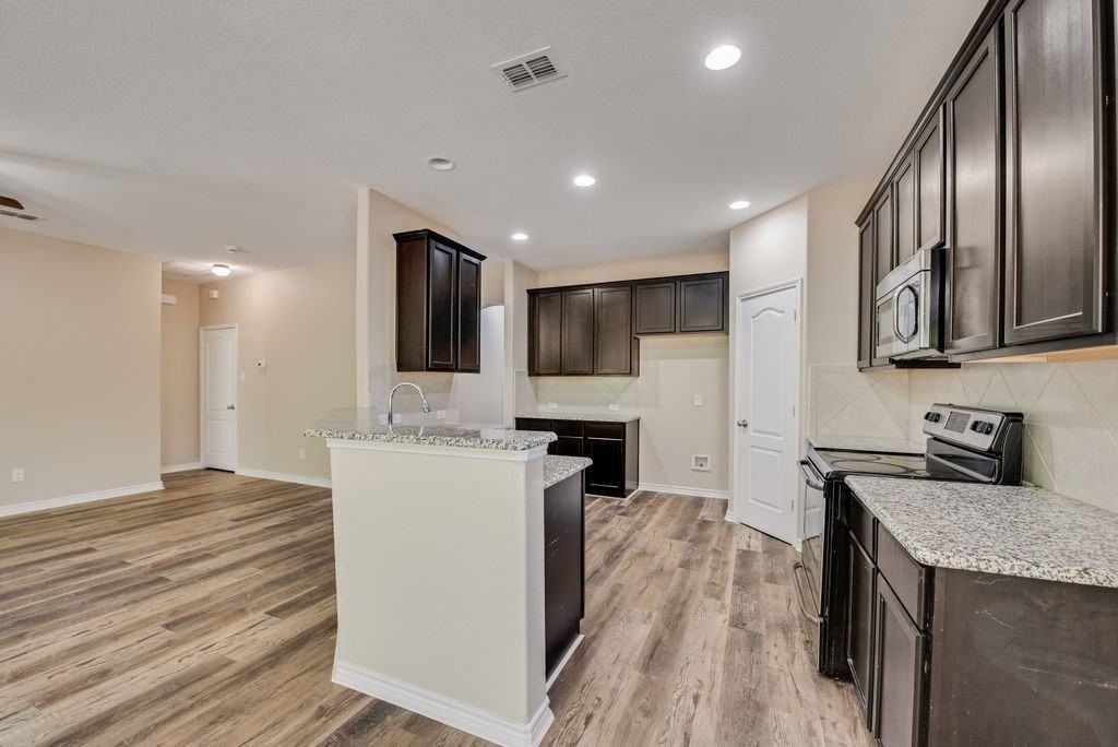 1900 Abby Creek Dr - Photo 4 of 21