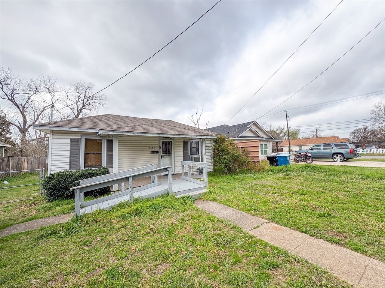 528 W Florence St - Photo 2 of 18