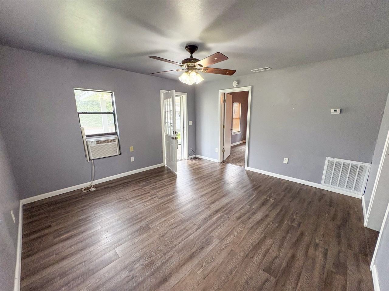 528 W Florence St - Photo 3 of 18