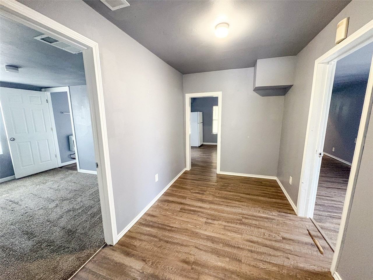 528 W Florence St - Photo 4 of 18