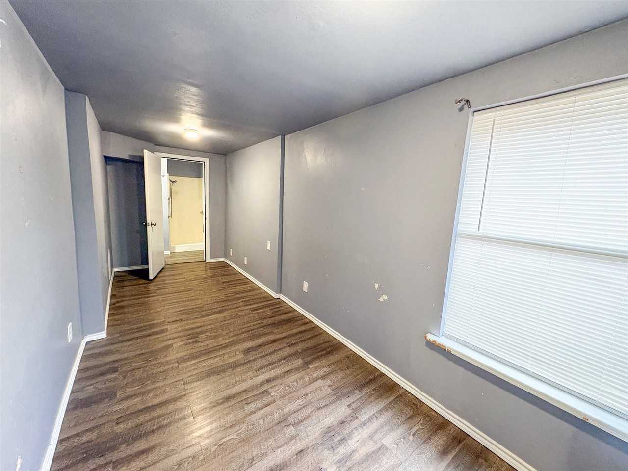 528 W Florence St - Photo 7 of 18