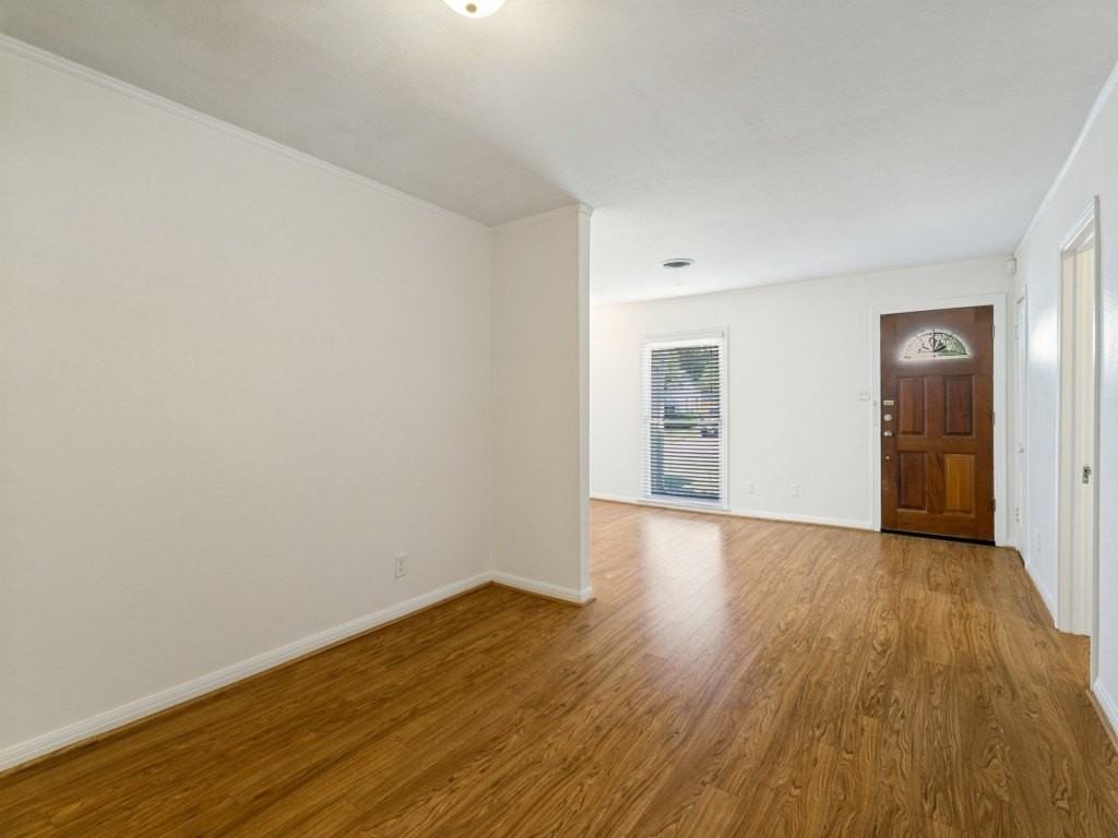 837 Northwood Rd - Photo 2 of 15