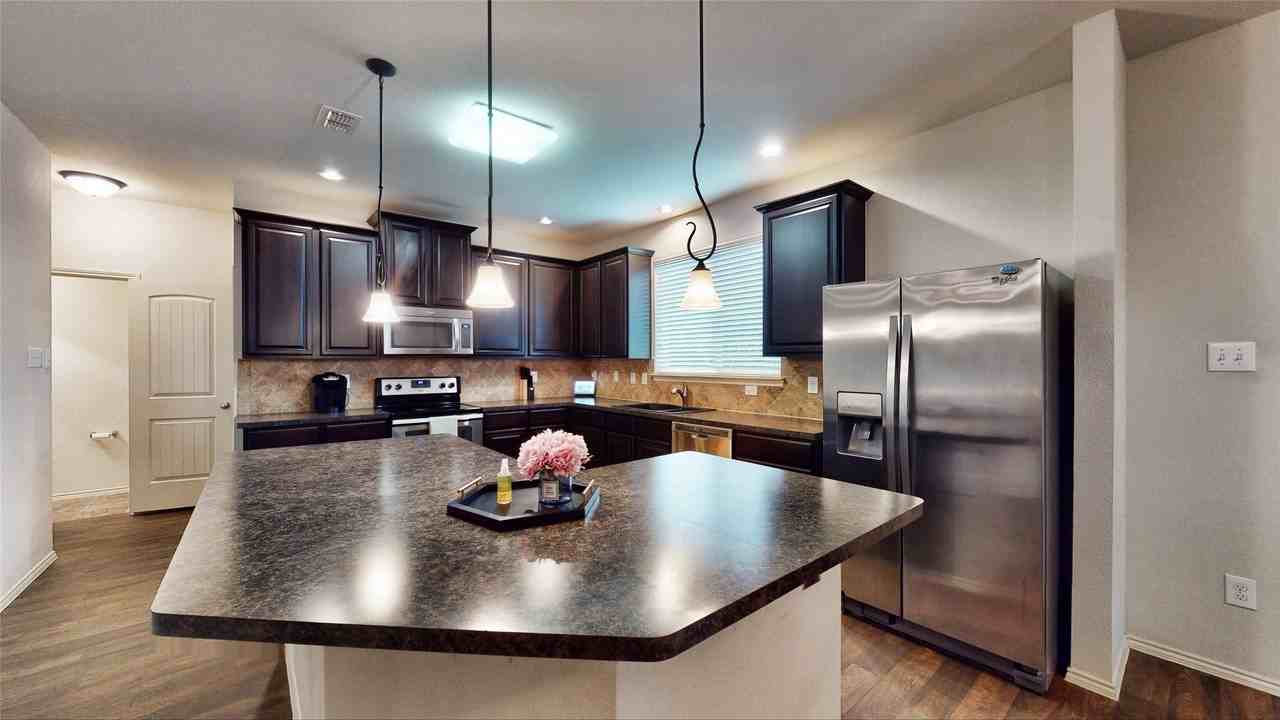 8657 Star Thistle Dr - Photo 6 of 32