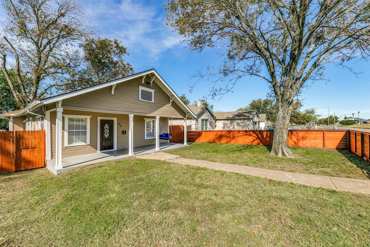 2633 S Denley Dr - Photo 3 of 26