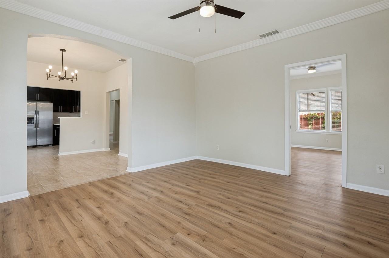 2633 S Denley Dr - Photo 7 of 26