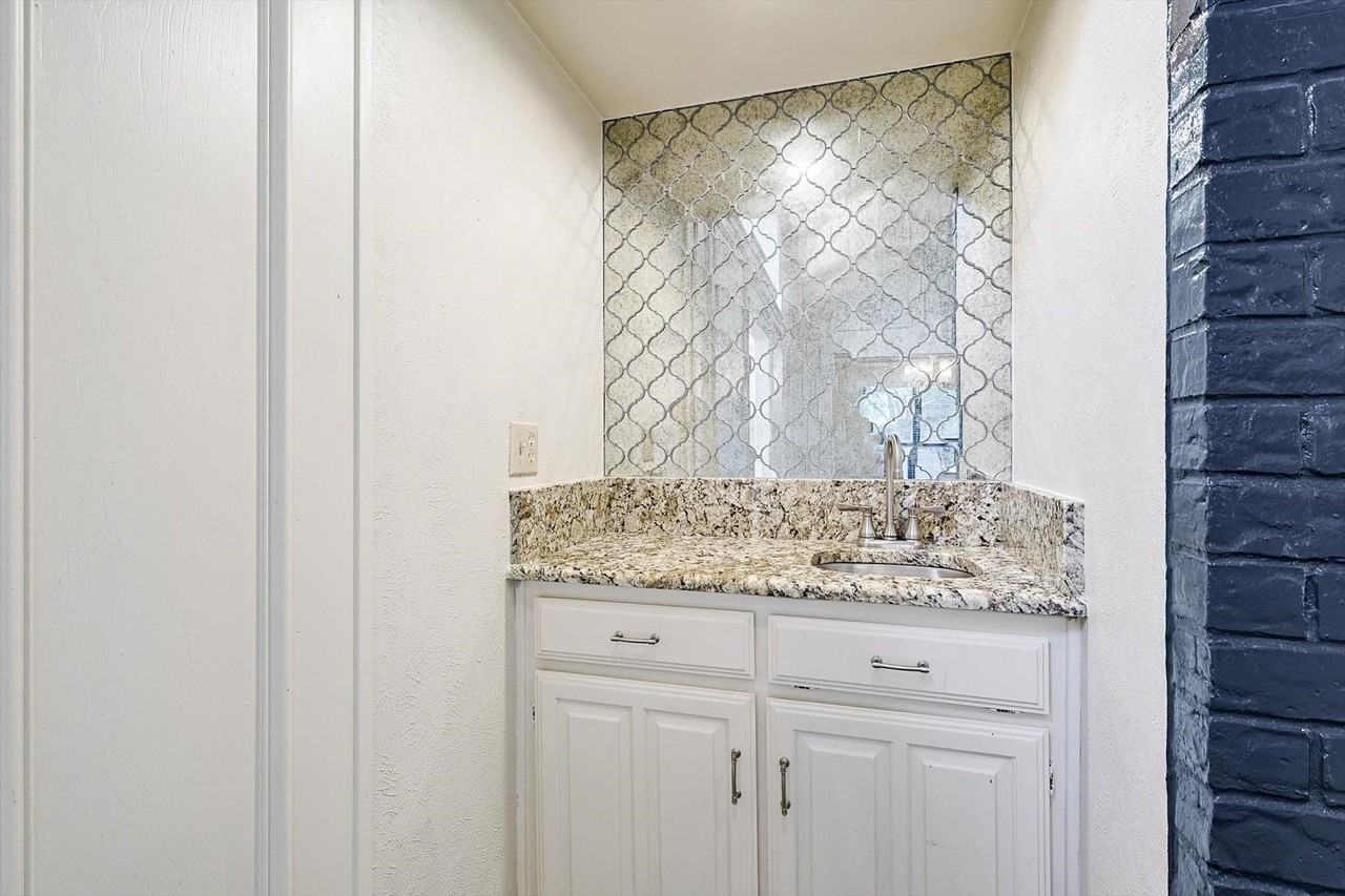 653 Raven Ln - Photo 7 of 23