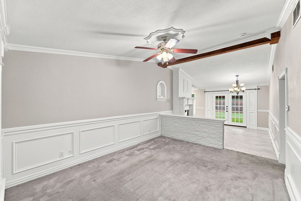 206 Ocean Dr - Photo 3 of 26