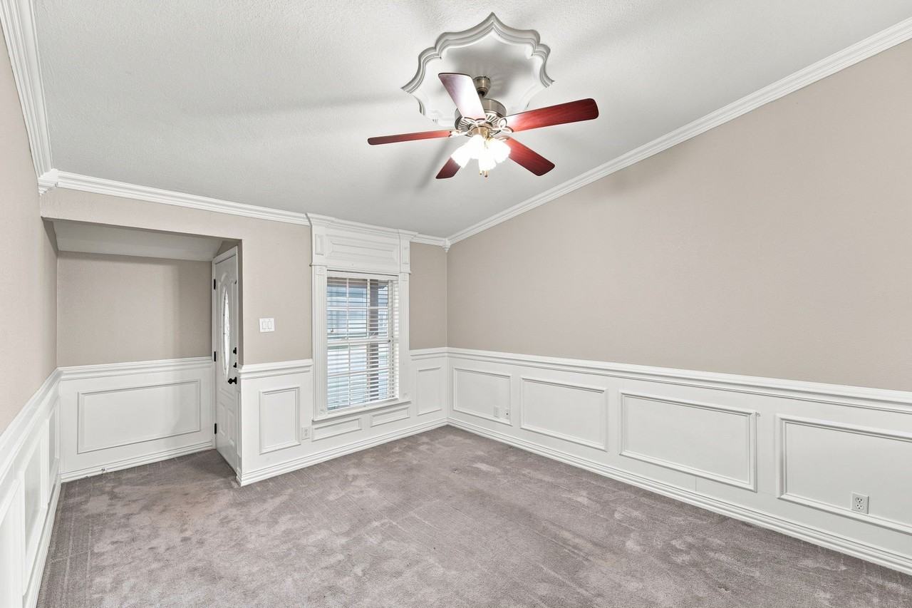 206 Ocean Dr - Photo 4 of 26