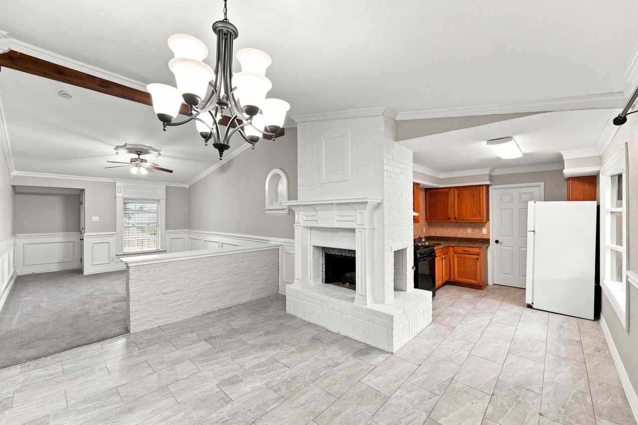 206 Ocean Dr - Photo 6 of 26