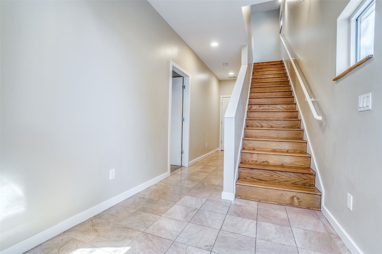 4100 Travis St #8 - Photo 3 of 25