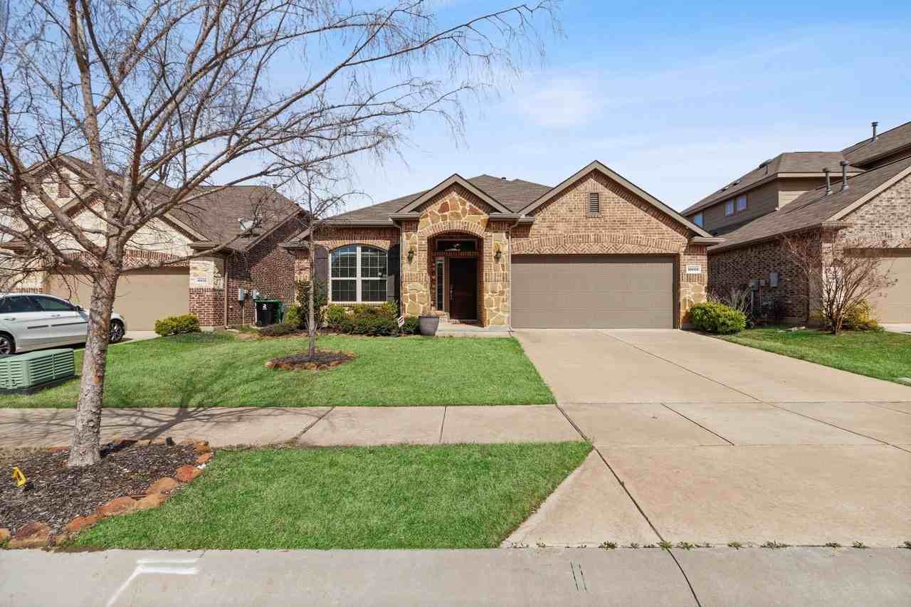 16609 Lincoln Park Ln - Photo 2 of 18