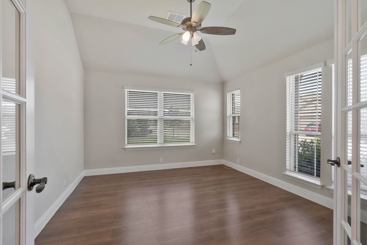 1217 Snowbird Dr - Photo 7 of 36