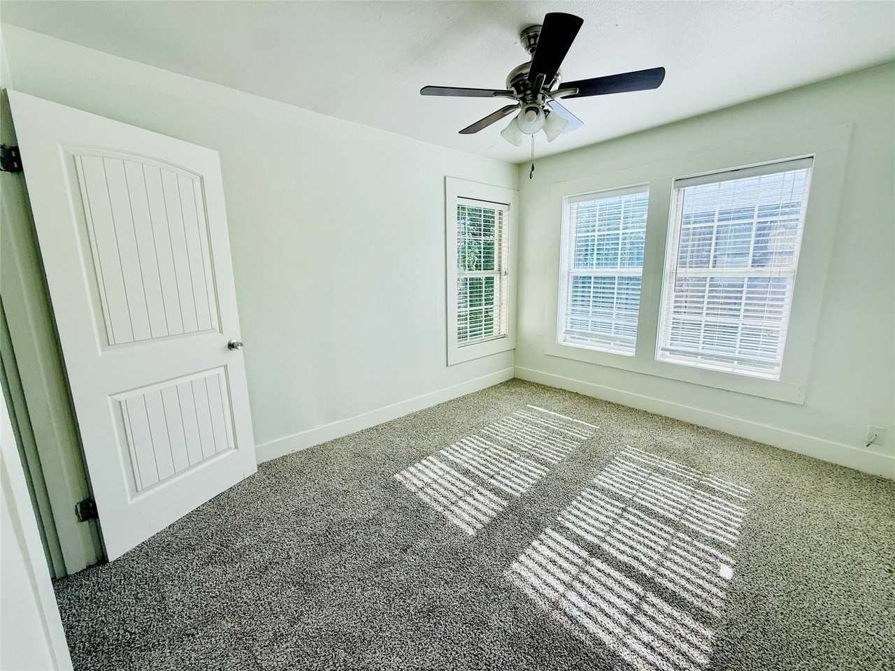 814 W College St - Photo 6 of 15
