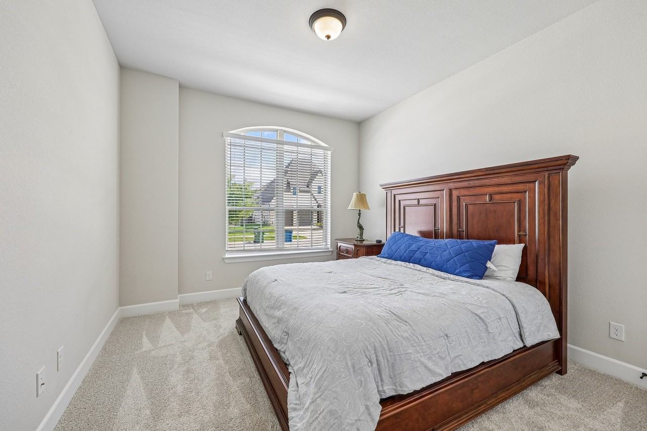1609 19th St - Photo 5 of 29